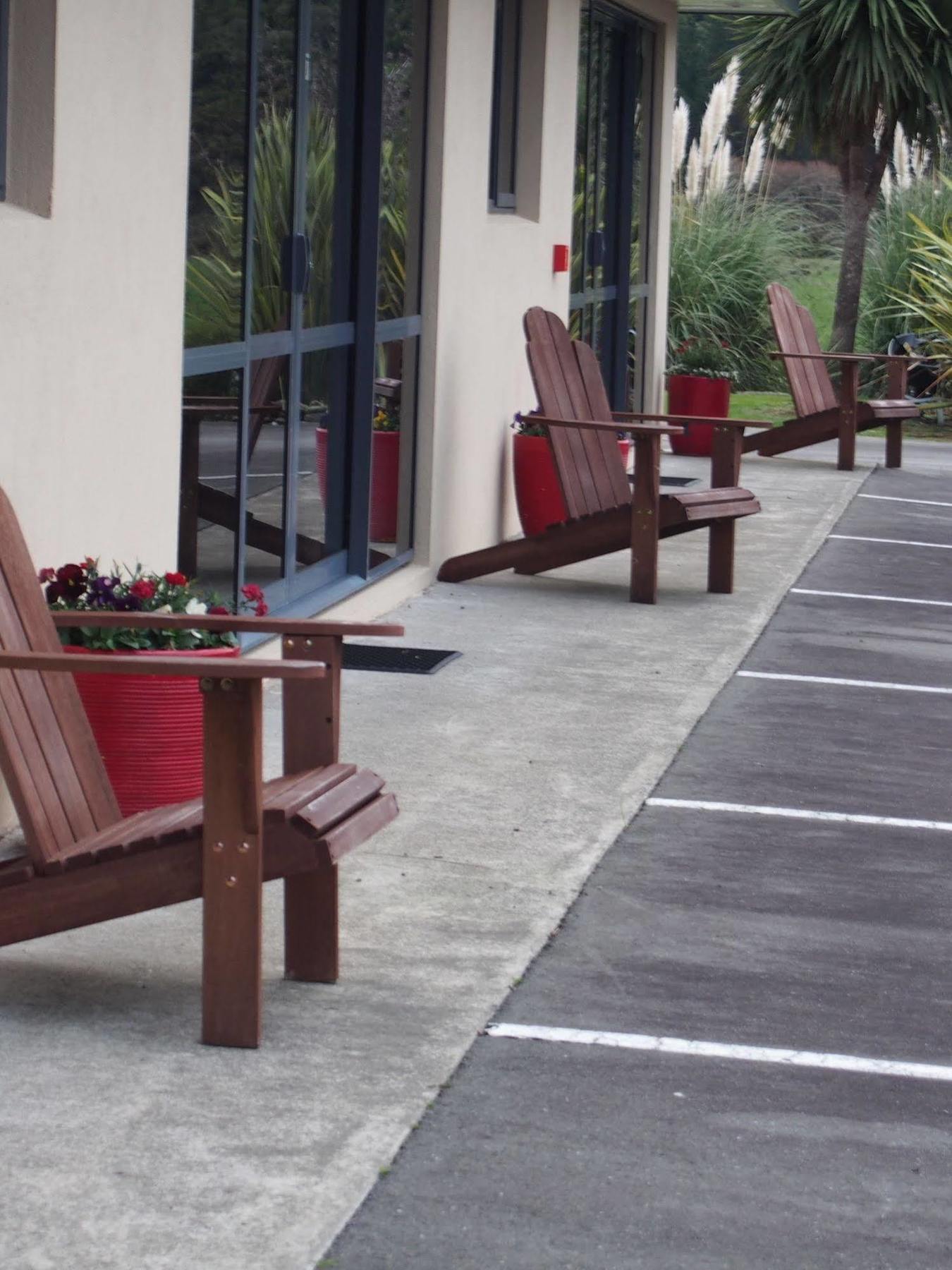 Linkwater Motel And Backpackers Exterior photo